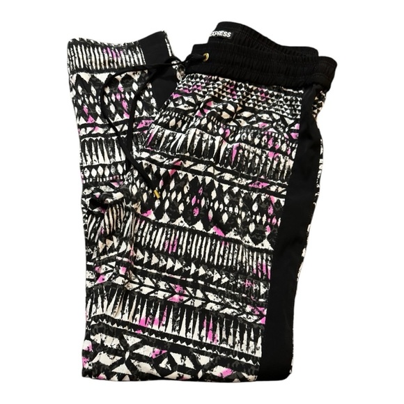 Express Pull Up Pants - Picture 5 of 6